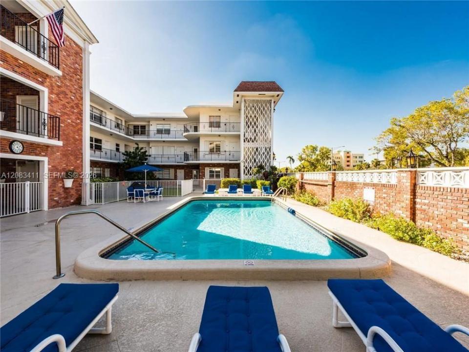2340 NE 9th St 210, Fort Lauderdale, Floride 33304, États-Unis