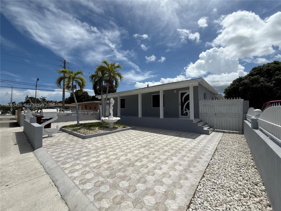 82 E 16th St, Hialeah, Floride 33010, États-Unis