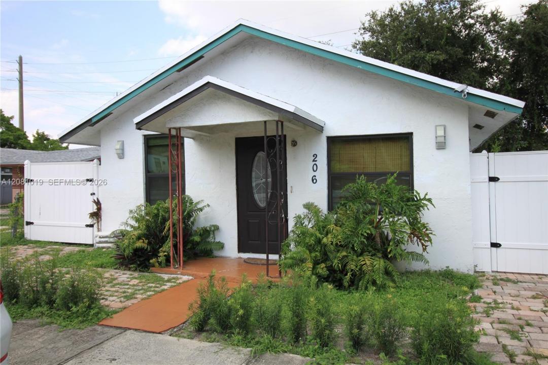 206 SW 2nd Ter, Dania Beach, Floride 33004, États-Unis