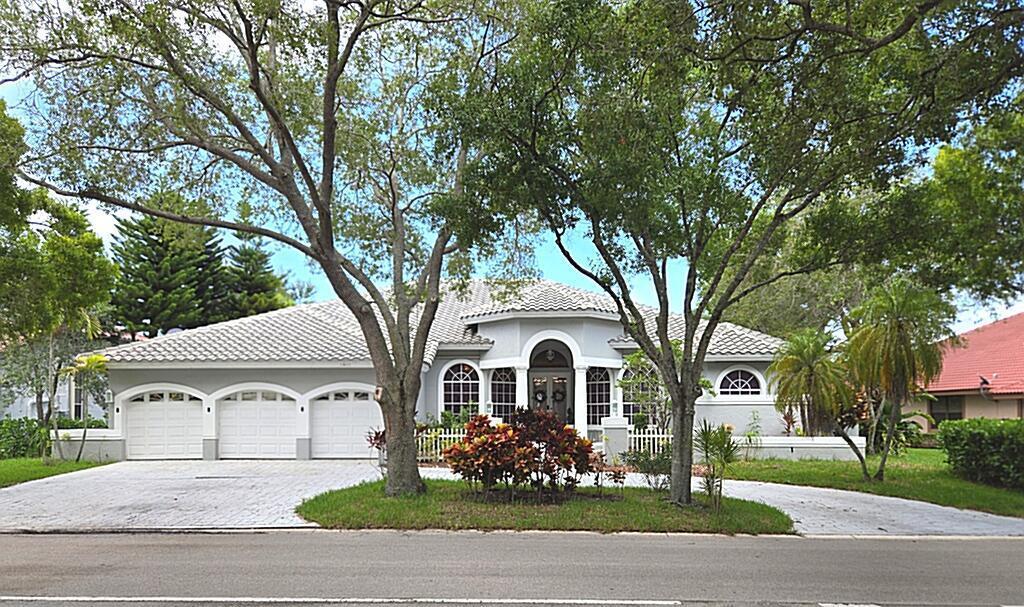 1811 Eagle Trace W Boulevard, Coral Springs, Florida 33071, USA