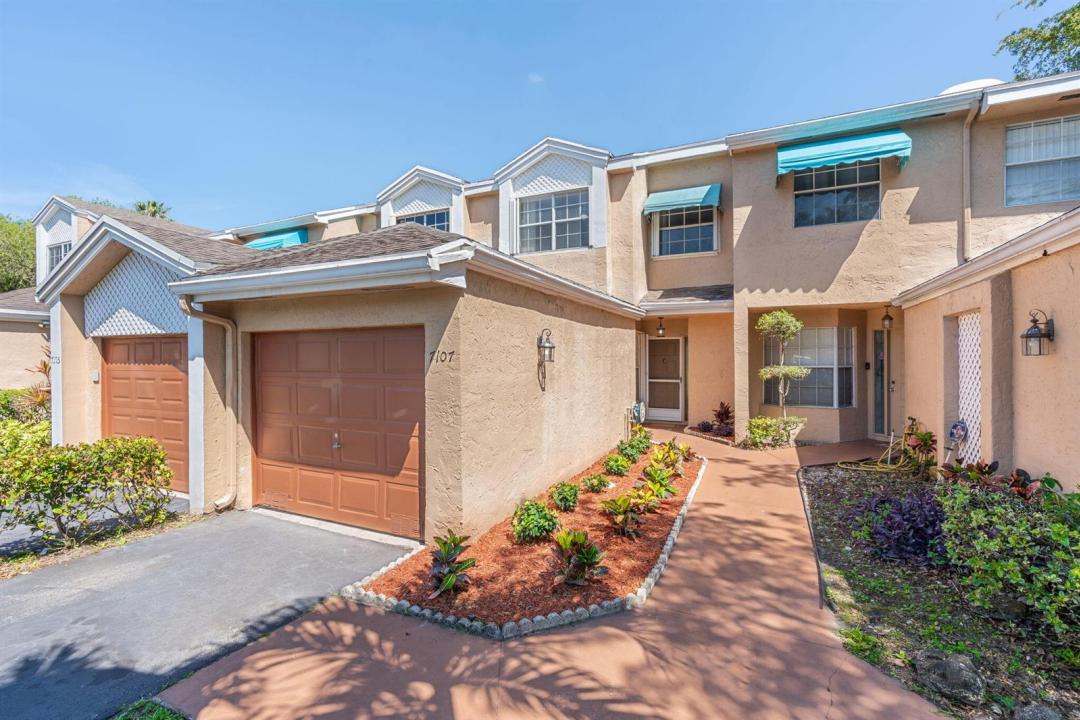 7107 Woodmont Way, Tamarac, Floride 33321, États-Unis