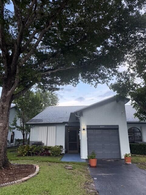 8204 NW 100th Lane, Tamarac, Florida 33321, USA