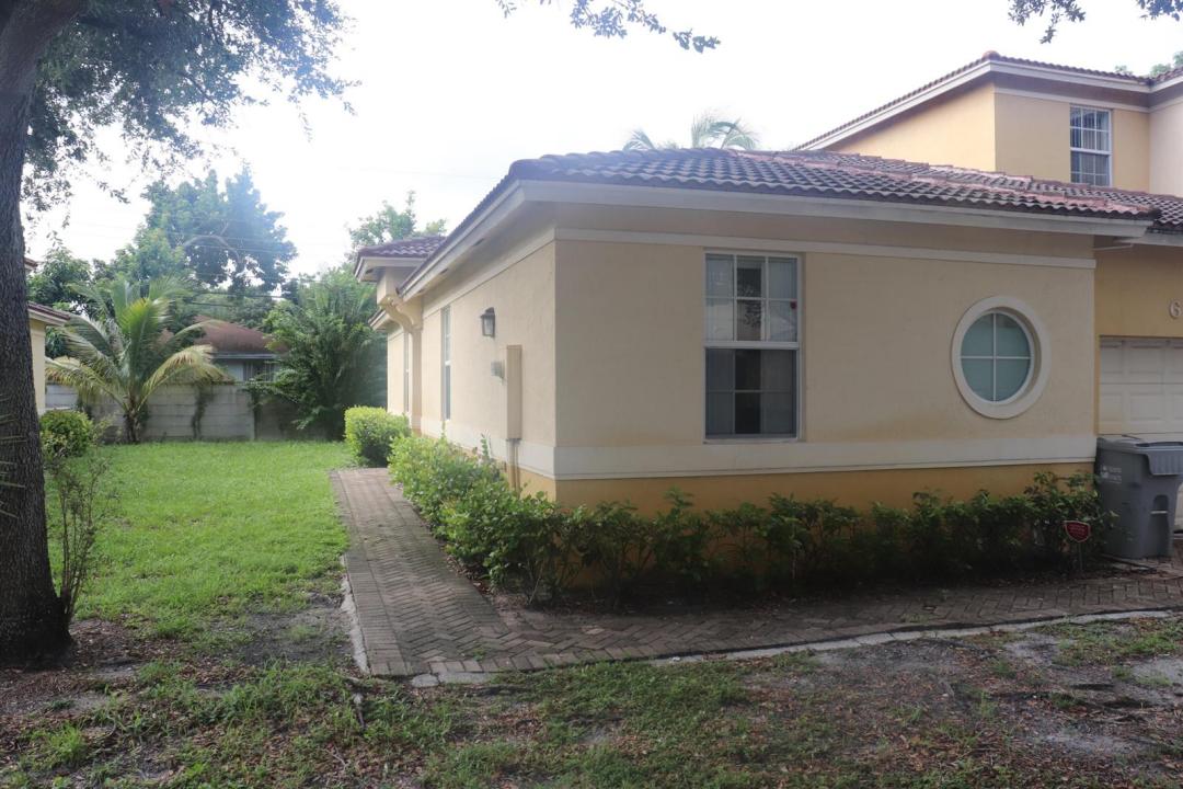 613 NW 21ST Avenue, Pompano Beach, Floride 33069, États-Unis