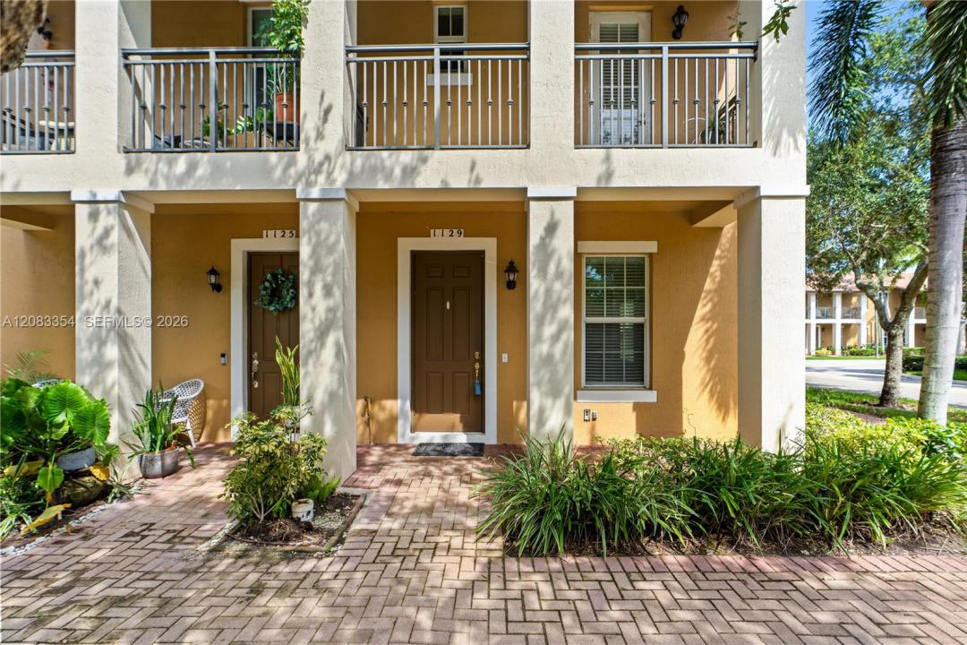 1129 SW 147th Ter, Pembroke Pines, Florida 33027, USA