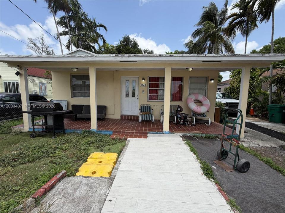 3245 NW 34th St, Miami, Floride 33142, États-Unis