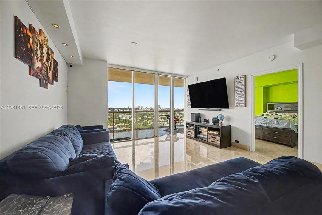 450 Alton Rd 2406, Miami Beach, Florida 33139, USA