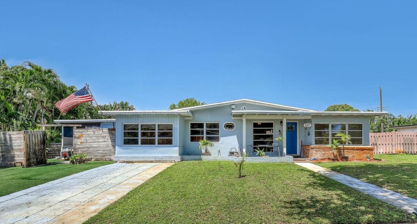 937 W DUVAL Street, Lantana, Florida 33462, USA