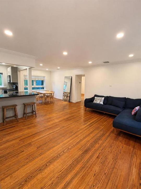 7715 SW 57th Ave 3, Miami, Florida 33143, USA
