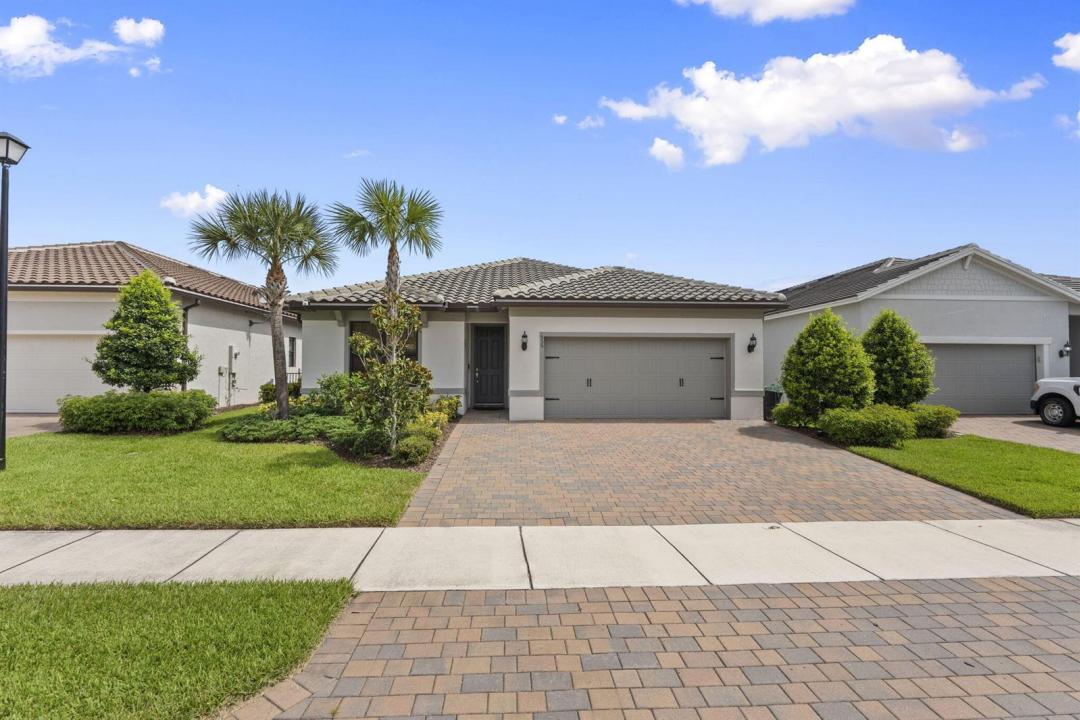 535 SE VILLANDRY Way, Port St. Lucie, Floride 34984, États-Unis