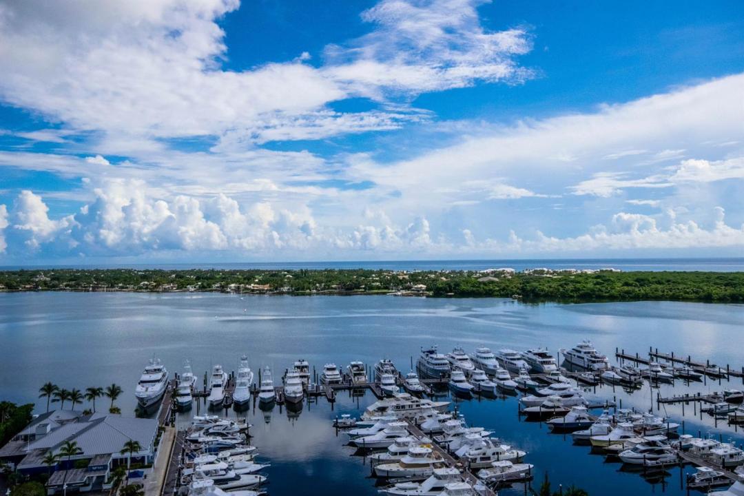 123 Lakeshore Drive 1945, North Palm Beach, Florida 33408, USA
