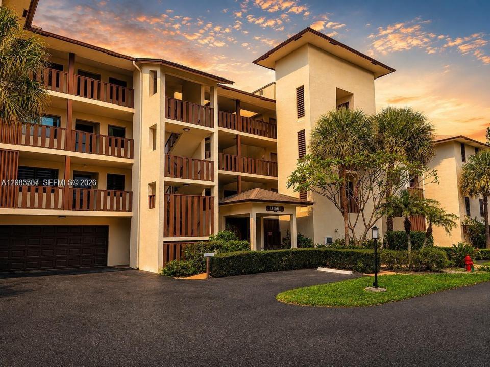 166 SE St Lucie Blvd # Un D-203, Stuart, Florida 34996, USA