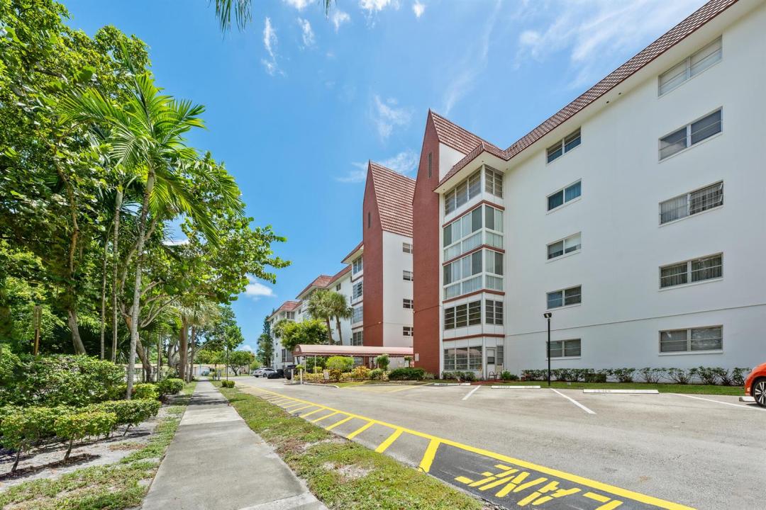 4750 NW 22ND Court 408, Lauderhill, Floride 33313, États-Unis