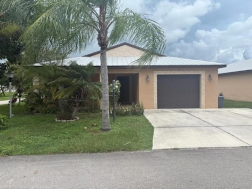 1 Barcelona Lane, Port St. Lucie, Floride 34952, États-Unis