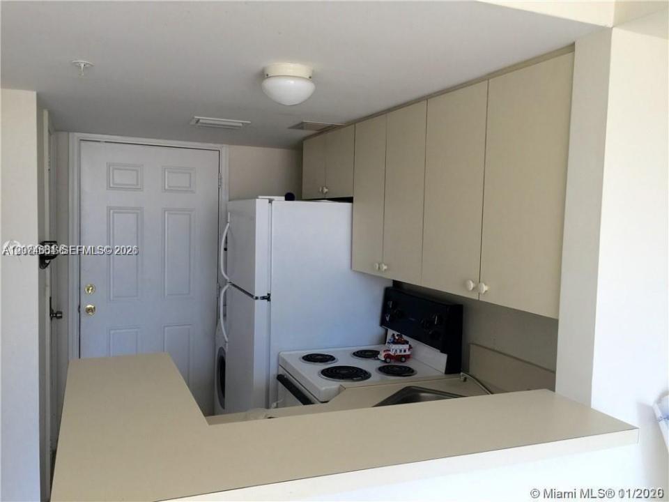 450 SW 3rd St 15, Miami, Florida 33130, USA