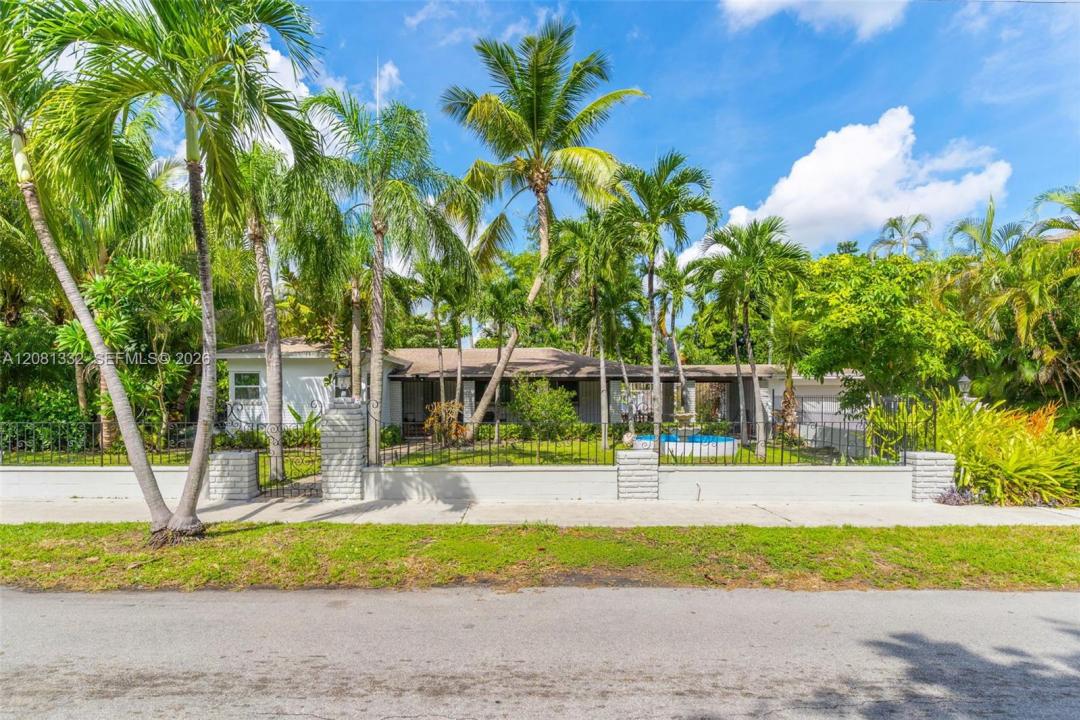 2407 Washington St, Hollywood, Florida 33020, USA