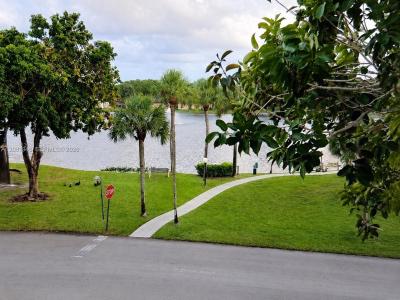 301 Cambridge Rd 306, Hollywood, Florida 33024, USA