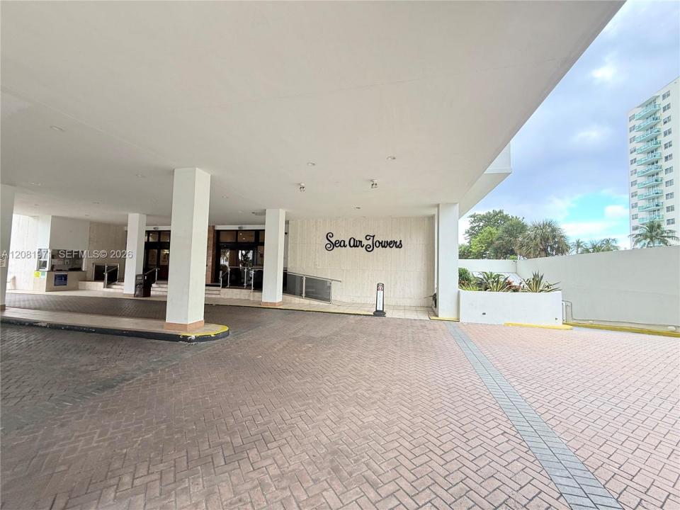 3725 S Ocean Dr 423, Hollywood, Florida 33019, USA