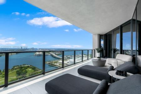 1000 Biscayne Blvd 3402, Miami, フロリダ 33132, アメリカ合衆国