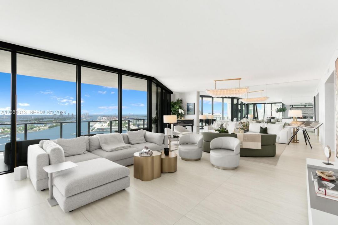 1000 Biscayne Blvd 3402, Miami, Florida 33132, USA