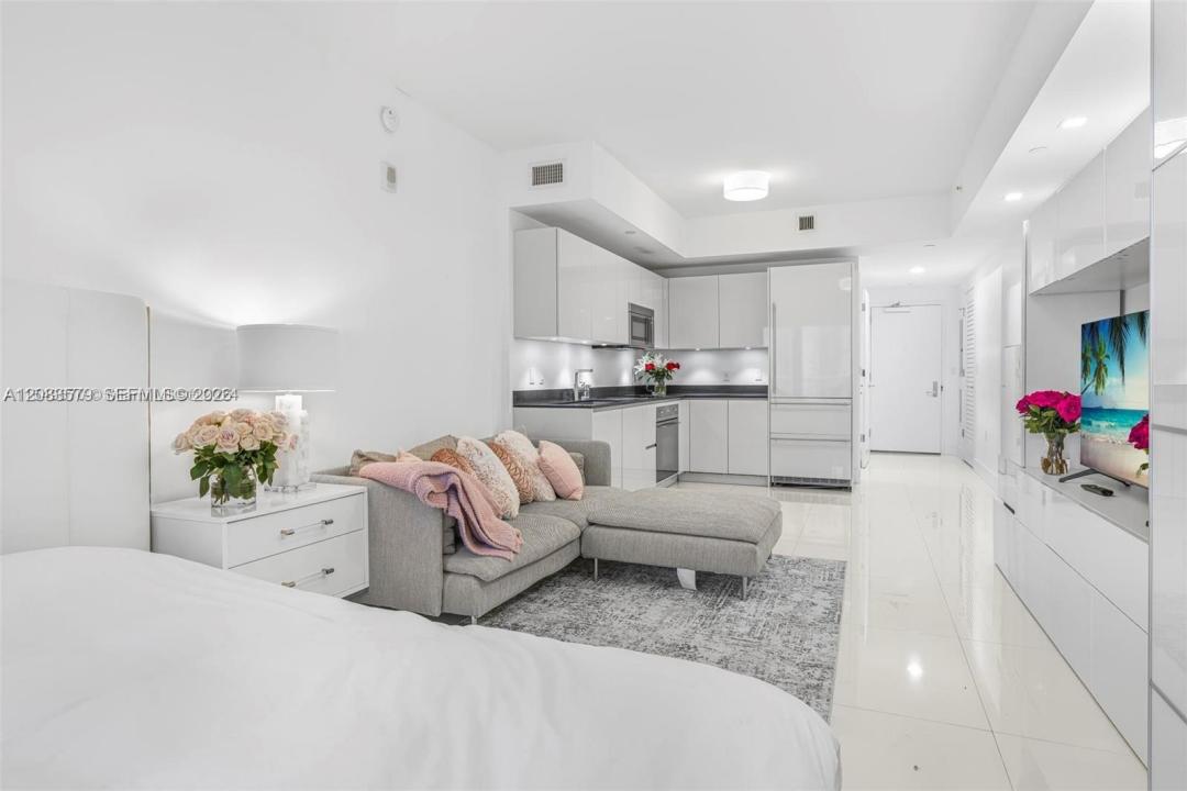 1010 Brickell Ave 1710, Miami, Floryda 33131, USA