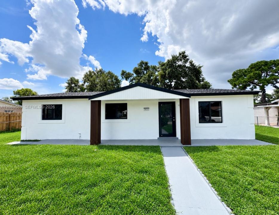 3820 NW 210th Ter, Miami Gardens, Florida 33055, USA