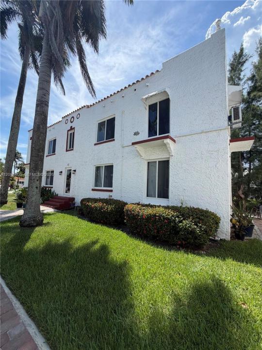 817 Tyler St 11, Hollywood, Floride 33019, États-Unis
