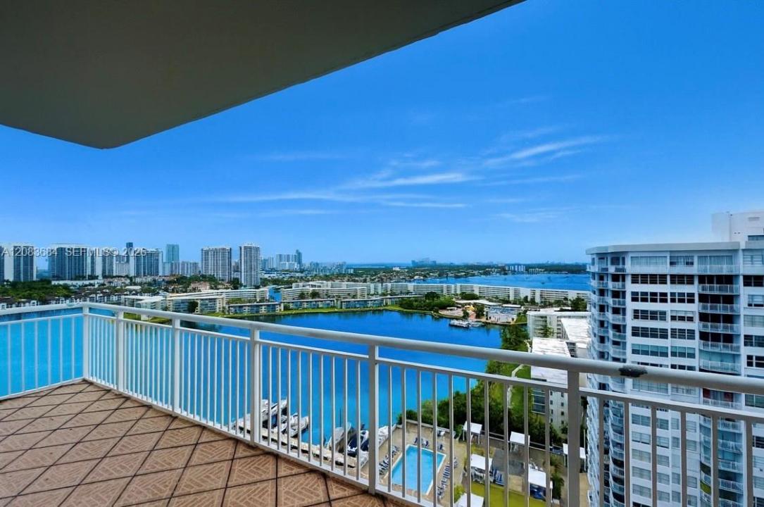 18071 Biscayne Blvd PH03 & PH04, Aventura, Florida 33160, Estados Unidos