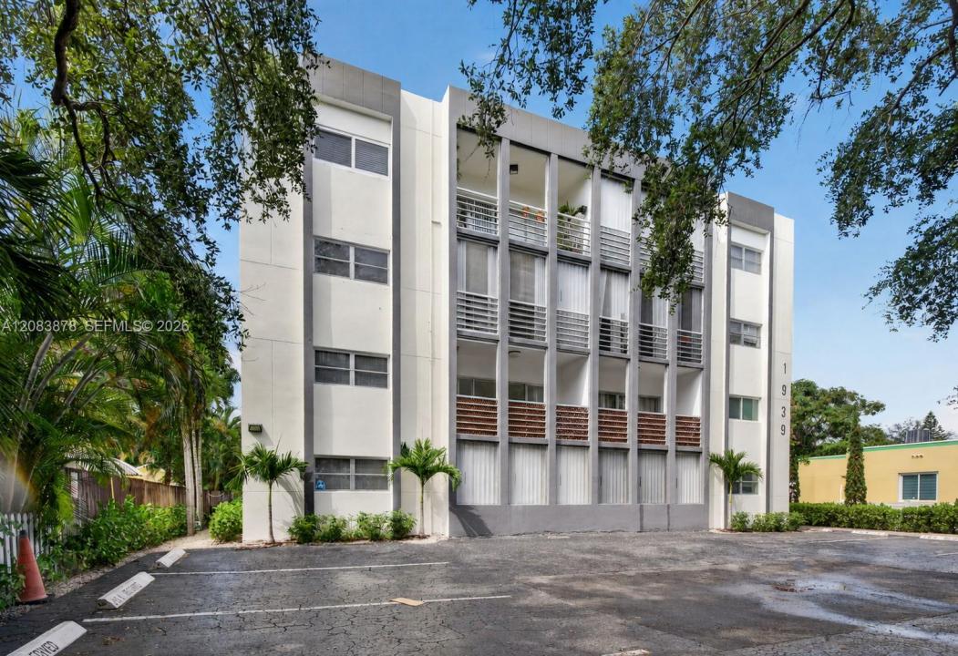 1939 Jefferson St 204, Hollywood, Florida 33020, USA