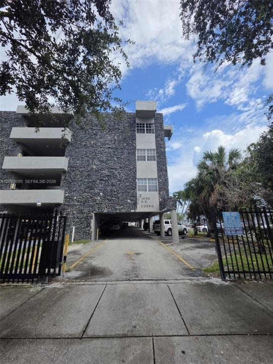 1035 W 77th St 215, Hialeah, Florida 33014, USA