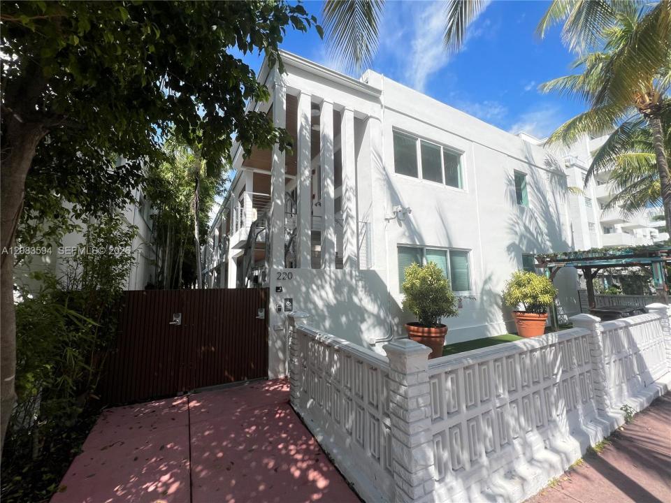220 Collins Ave 8B, Miami Beach, Florida 33139, Stati Uniti