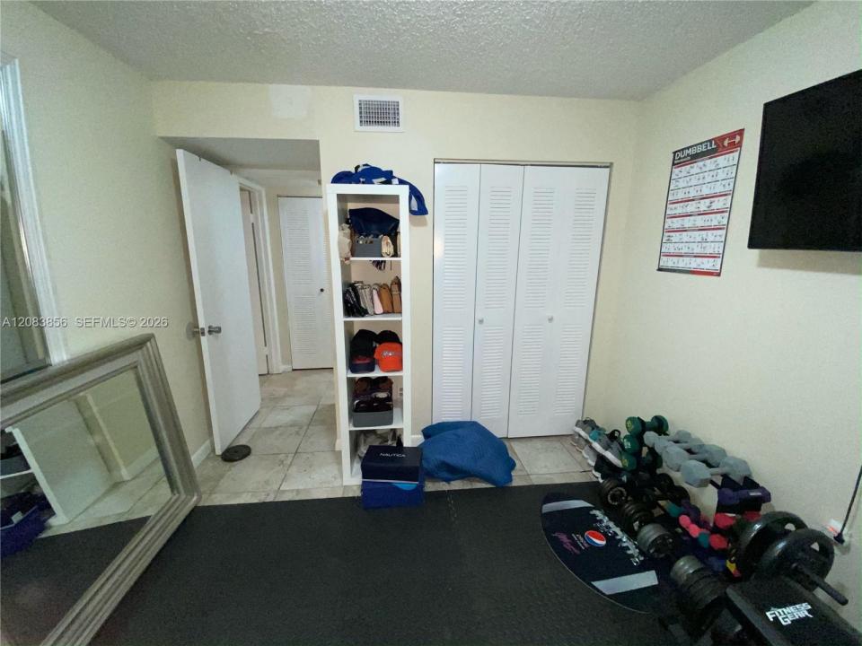 9435 Fontainebleau Blvd 206, Miami, Floride 33172, États-Unis