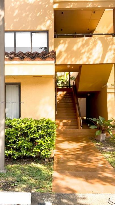 15545 N Miami Lakeway N 303, Miami Lakes, Floride 33014, États-Unis