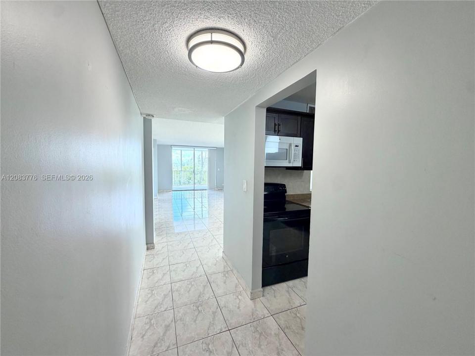3660 NE 166th St 615, North Miami Beach, Floride 33160, États-Unis