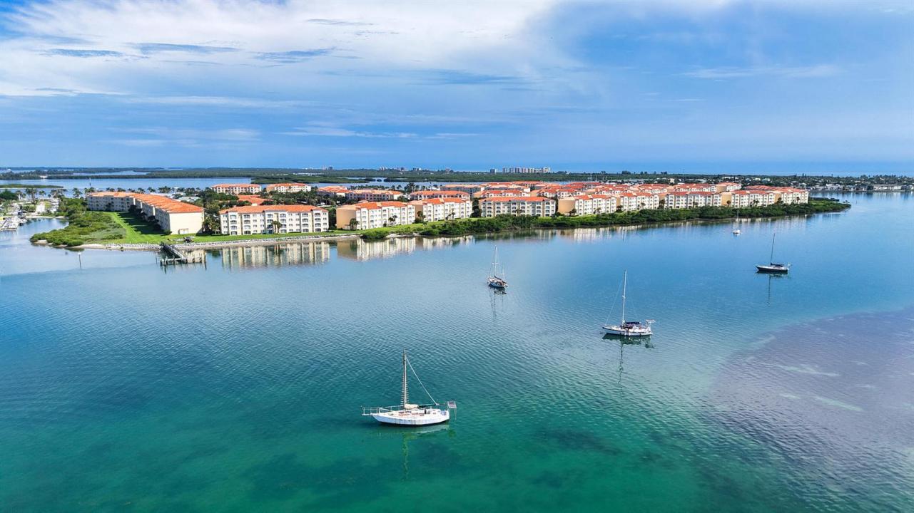 26 HARBOUR ISLE W Drive 102, Fort Pierce, Floride 34949, États-Unis