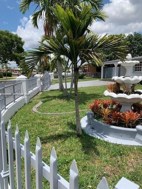 10835 SW 41st Ter, Miami, Florida 33165, USA