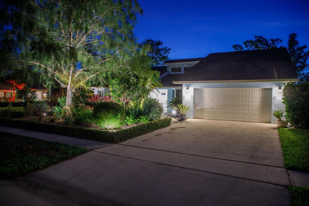 900 COSMOS Court, Wellington, Florida 33414, USA