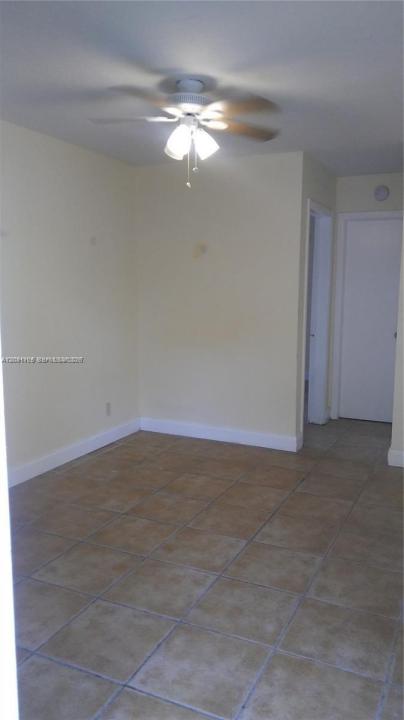 2441 SW 27th Ave 3, Miami, Floride 33145, États-Unis