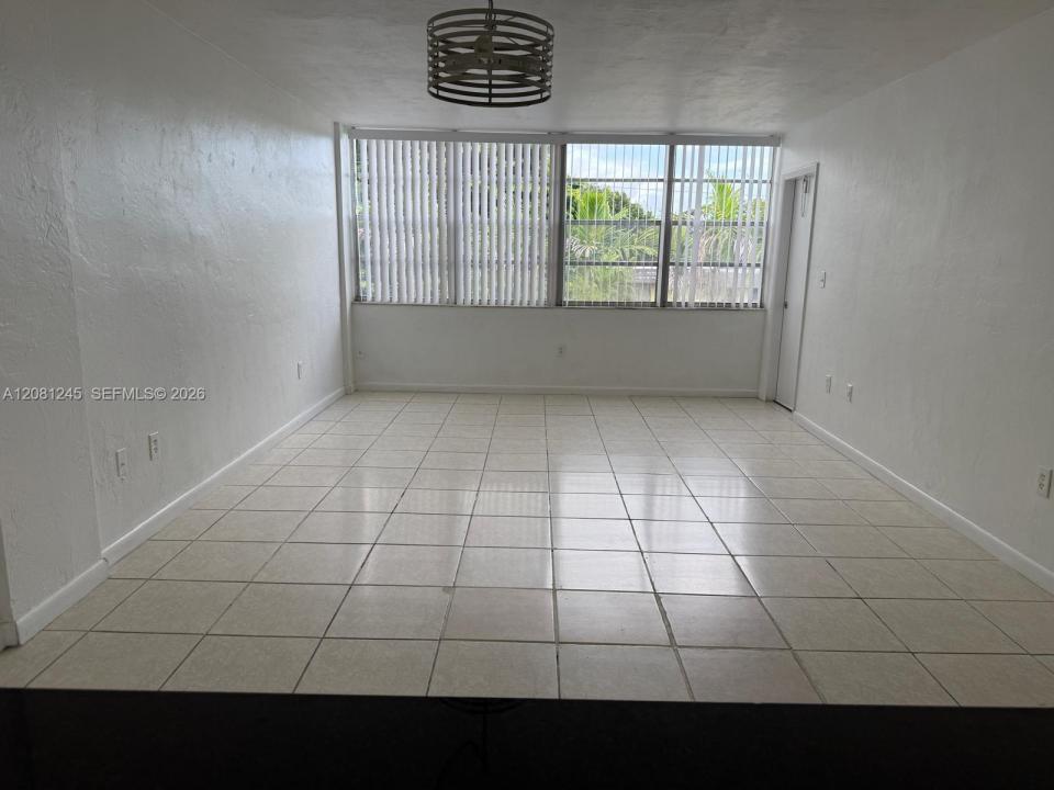 2175 NE 170th St 310, North Miami Beach, Floride 33162, États-Unis