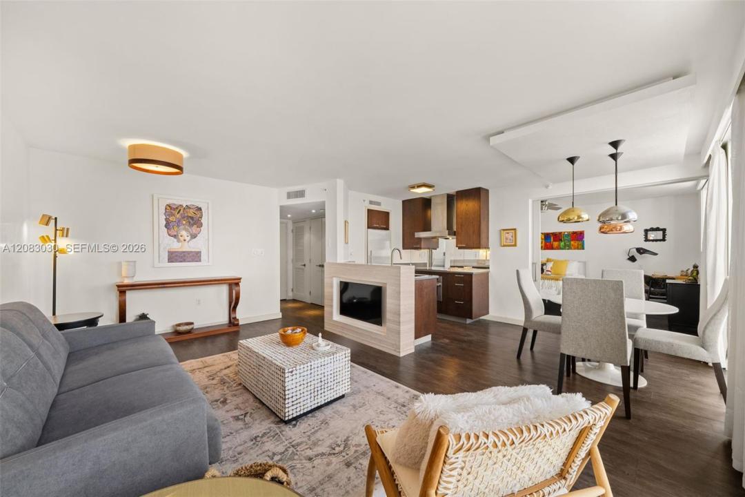 1688 West Ave 806, Miami Beach, Florida 33139, USA
