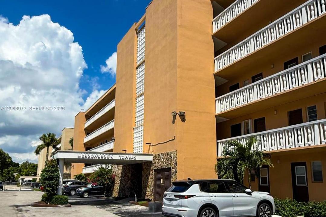 301 NE 14th Ave 504, Hallandale Beach, Florida 33009, Stati Uniti
