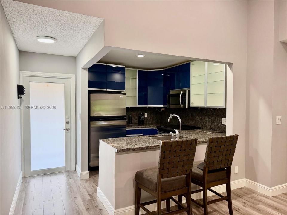 430 SE 7th St 304E, Dania Beach, Florida 33004, USA