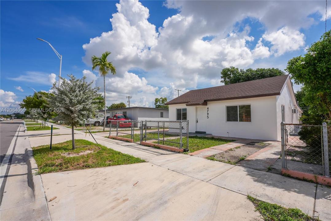 4795 E 8th Ct, Hialeah, 플로리다 33013, 미국