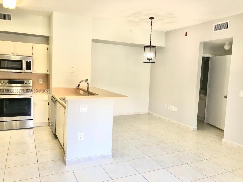7250 NW 114th Ave 107, Doral, Floryda 33178, USA
