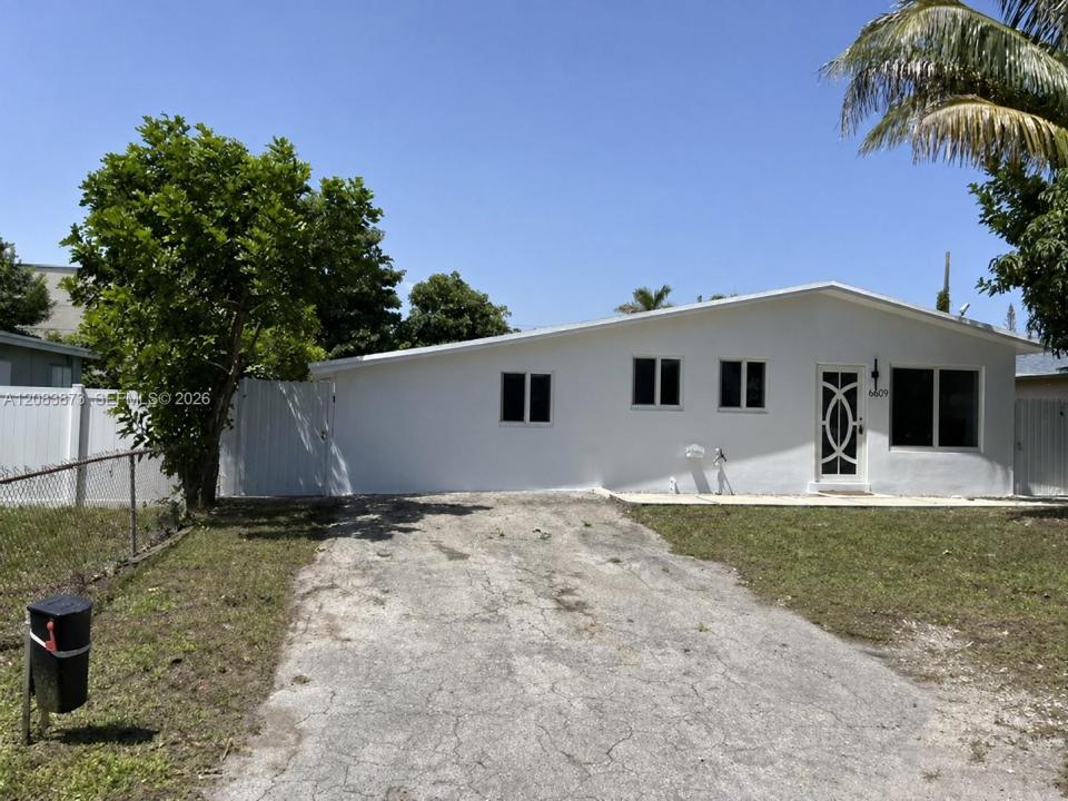 6609 SW 1st Ct, Pembroke Pines, Floride 33023, États-Unis