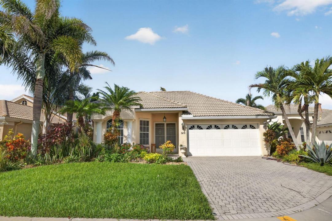 588 SW SAINT JOHNS BAY, Port St. Lucie, Floride 34986, États-Unis