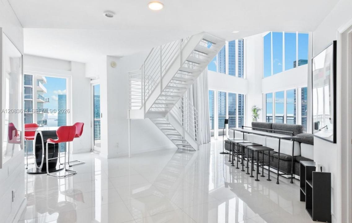 60 SW 13th St 3800, Miami, Florida 33130, USA