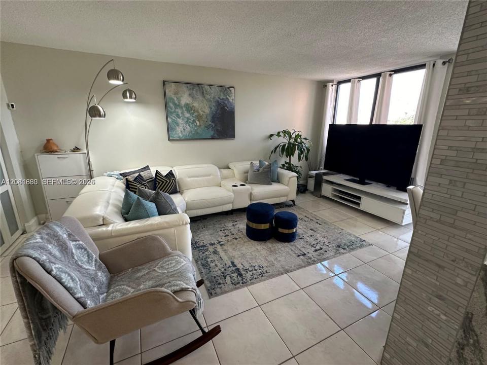 9410 W Flagler St 410, Miami, Florida 33174, Stati Uniti