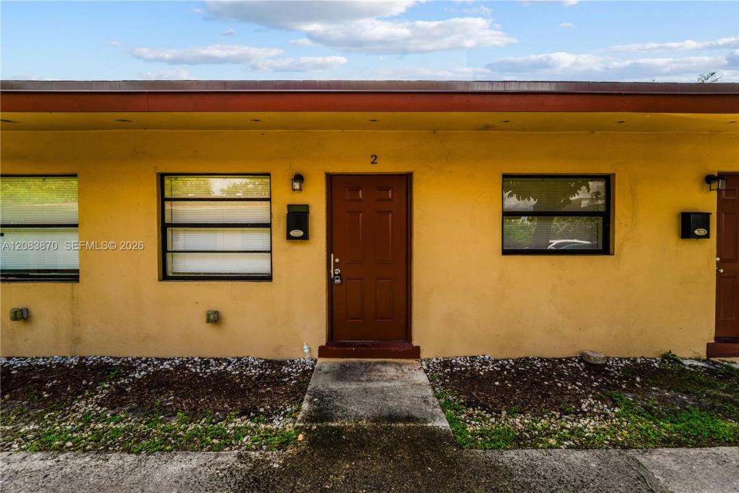 2731 NW 1st St 2, Pompano Beach, Florida 33069, USA