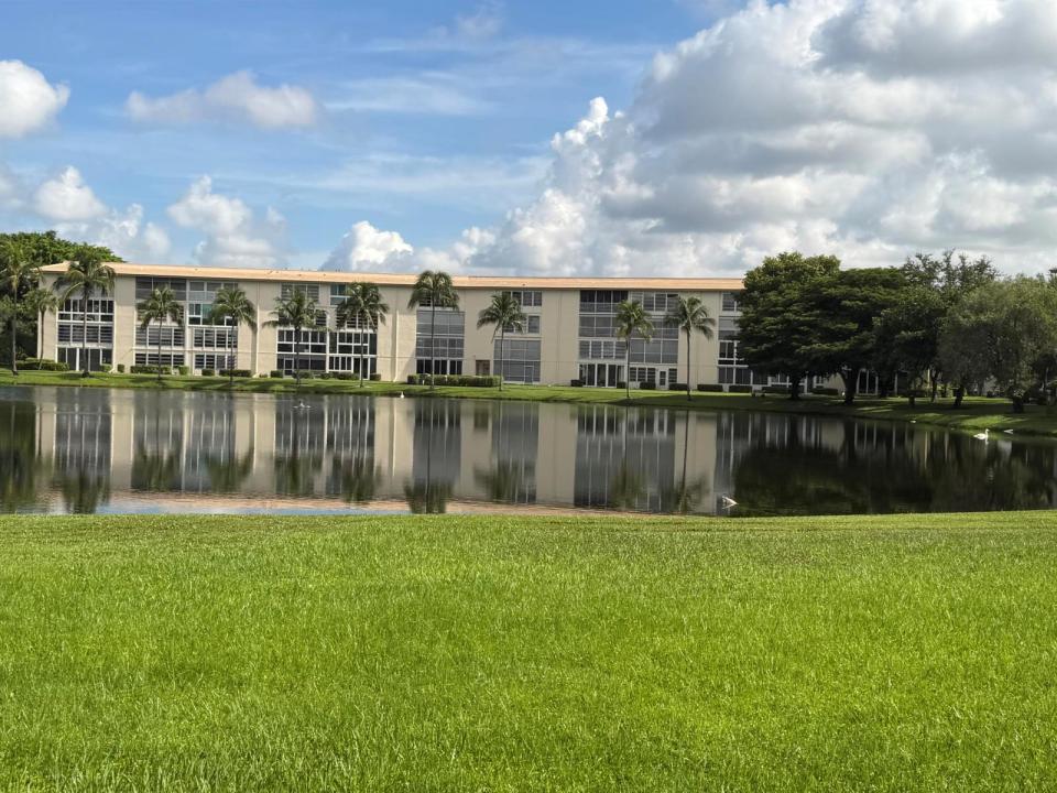 1903 BERMUDA Circle E1, Coconut Creek, Florida 33066, USA