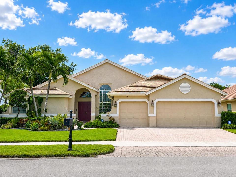 2783 E ABIACA Circle, Davie, Florida 33328, USA